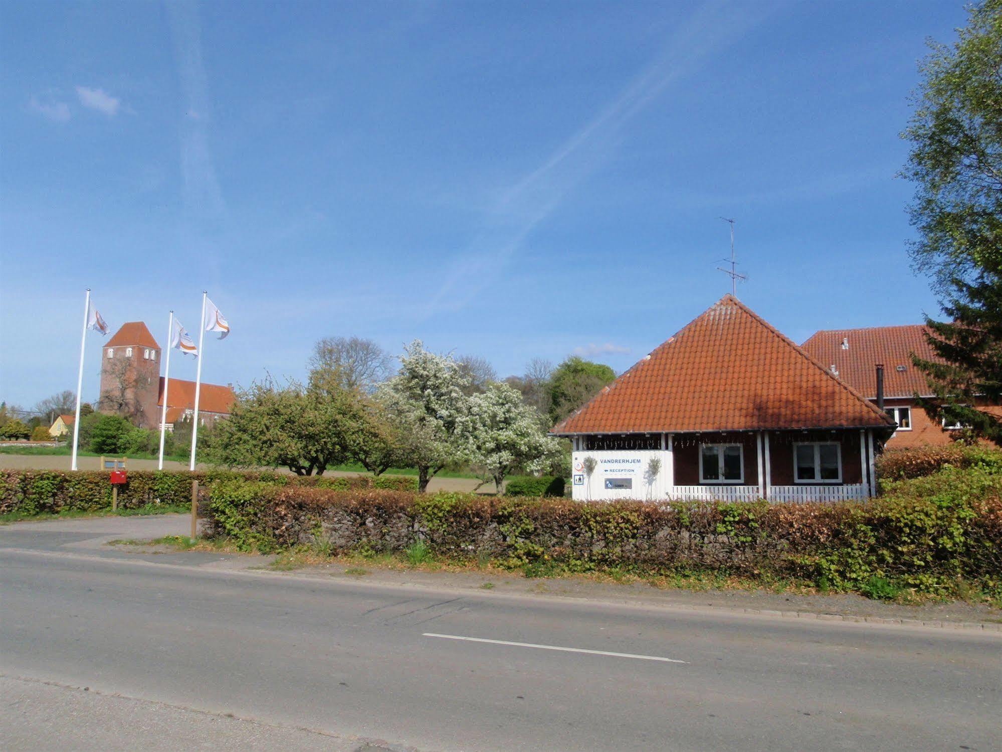 Mon Hostel & Vandrehjem Borre Bagian luar foto